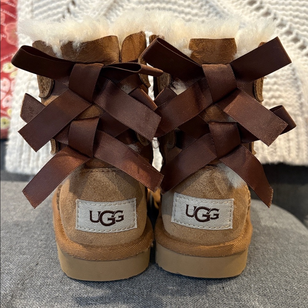 UGG 🎀 Chestnut Suede Bow-Back 🎀 Boots Toddler 7